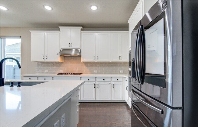 Building Photo - 28918 Woods Rose Ct