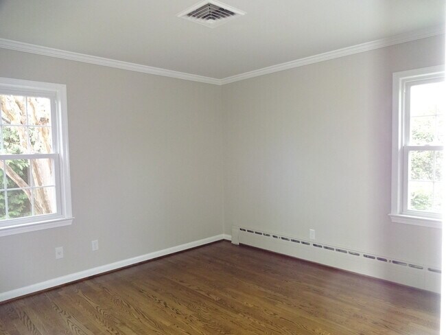 Building Photo - Wonderful Home in Prime Location!