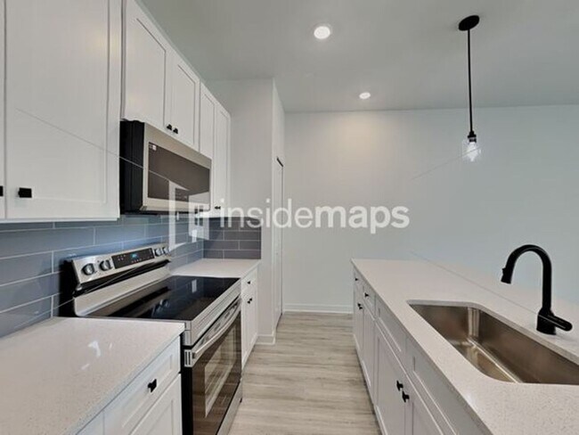 Building Photo - 1133 Abrams Blvd