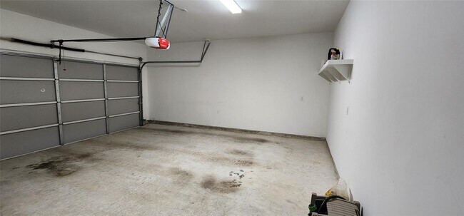 Building Photo - 11608 Main Ash Dr