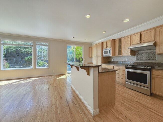 Primary Photo - 1575 NE Iris St
