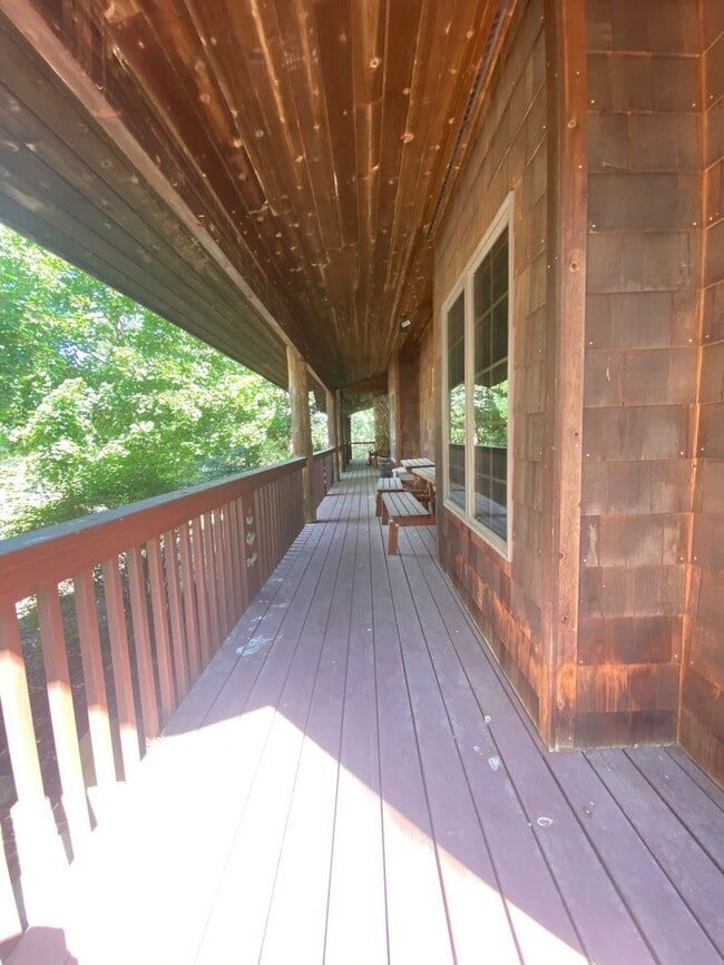 Building Photo - Quaint Country Living (APP#143)