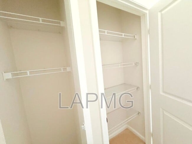 Building Photo - 4702 Fulton Ave