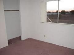  - Zees Apartments