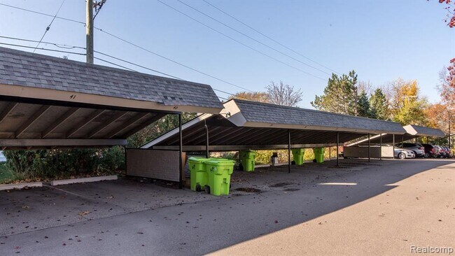 Building Photo - 32296 W 12 Mile Rd