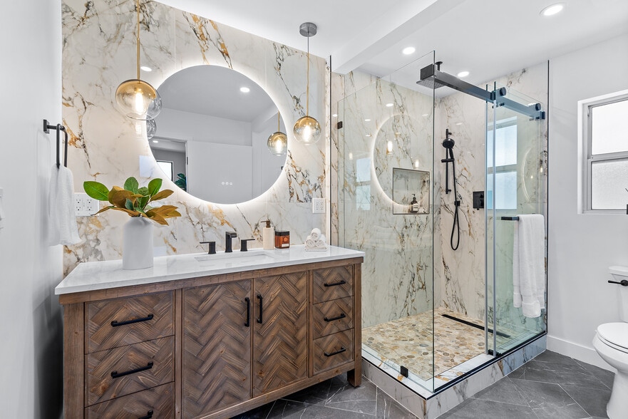 Ultra-Luxe Master Bathroom - 13135 Mindanao Way