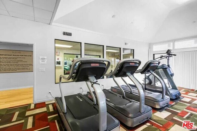 Building Photo - 2637 Angelo Dr