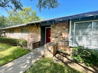 Building Photo - 4901 Lakemoor Dr