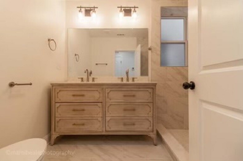 Building Photo - 6117 S Champlain Ave