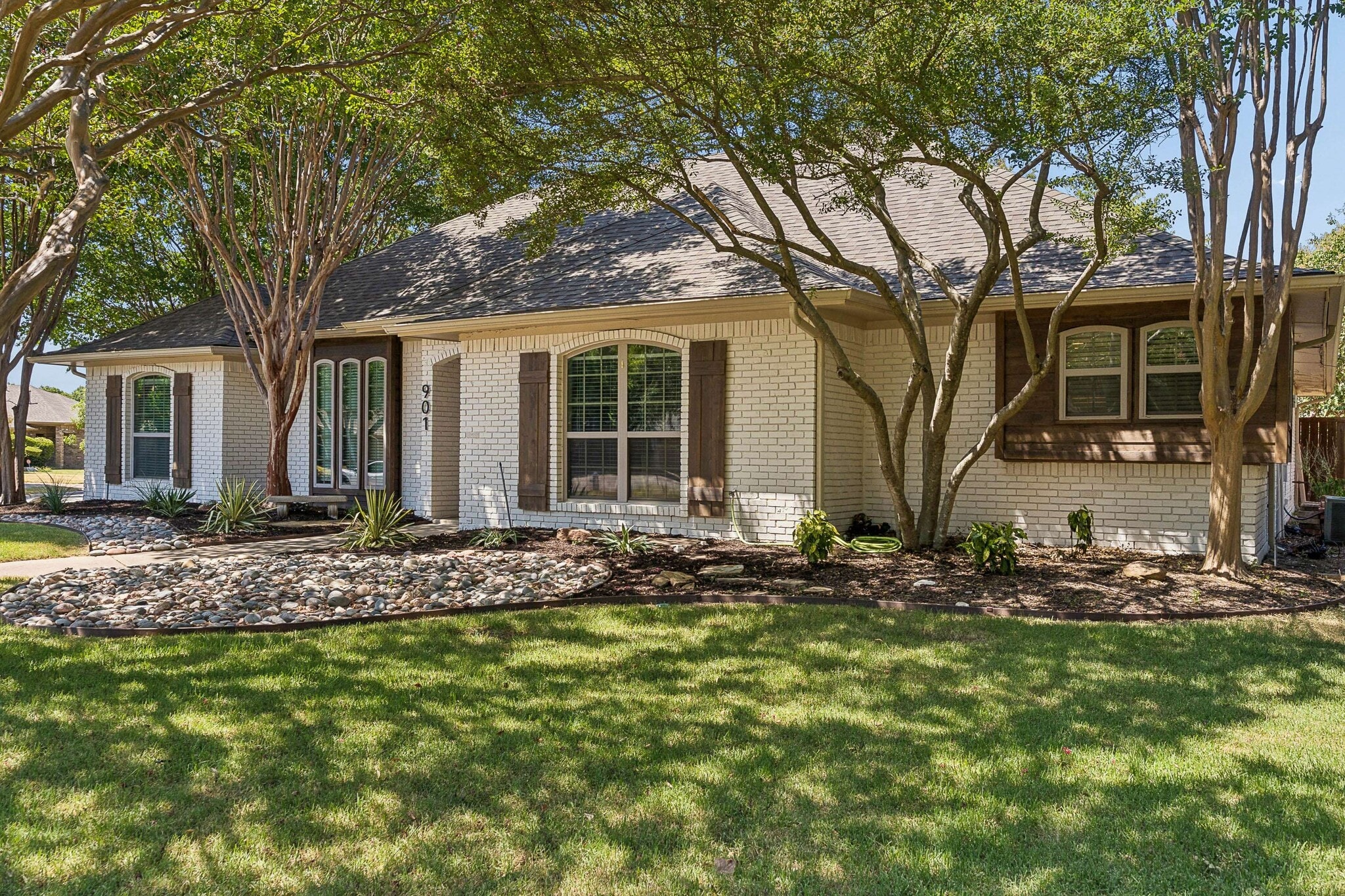 Building Photo - 901 Autumn Lake Dr