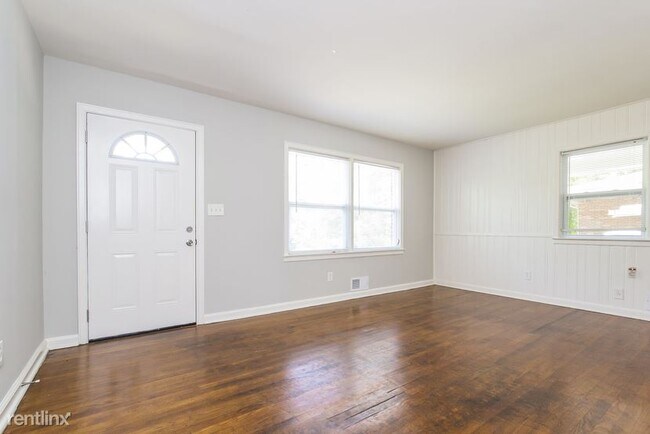 Building Photo - 3 br, 1 bath House - 3235 Bluebird Ln
