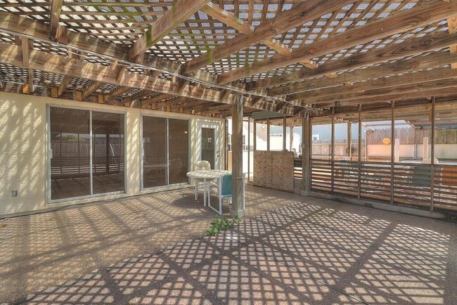 Building Photo - 15321 Dasmarines - 3/bed 2/bath $2,099/mo