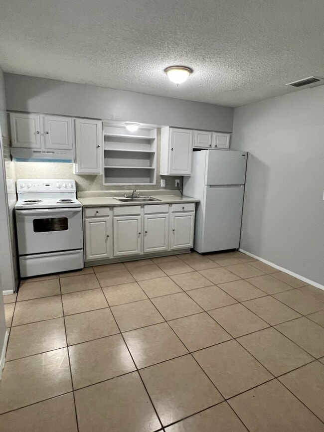 Building Photo - 5511 18th St W