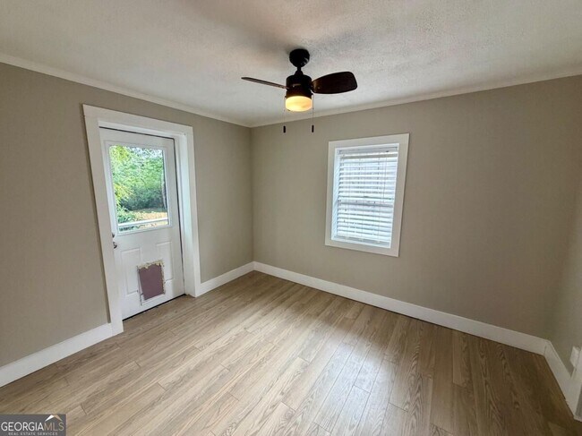 Building Photo - 4096 Adrian St