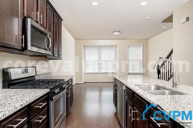 Building Photo - 1216 Acorn Ln