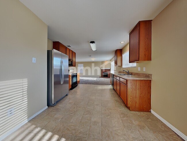 Building Photo - 937 Iona Dr