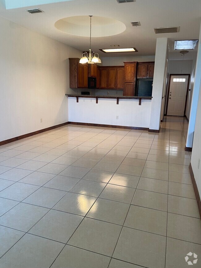Building Photo - 3043 Scotland Dr