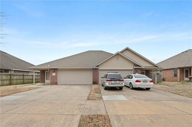 Primary Photo - 1667 Evening Shade Dr