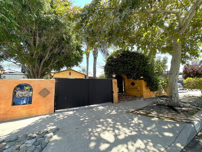 Building Photo - Custom 3-Bed, 2.5 -Bath Retreat with Luxury Features in Reseda