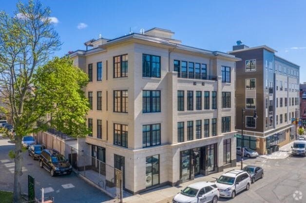 Building Photo - 1467 Tremont St