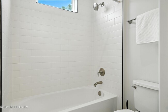 Building Photo - 480 Loosestrife Wy