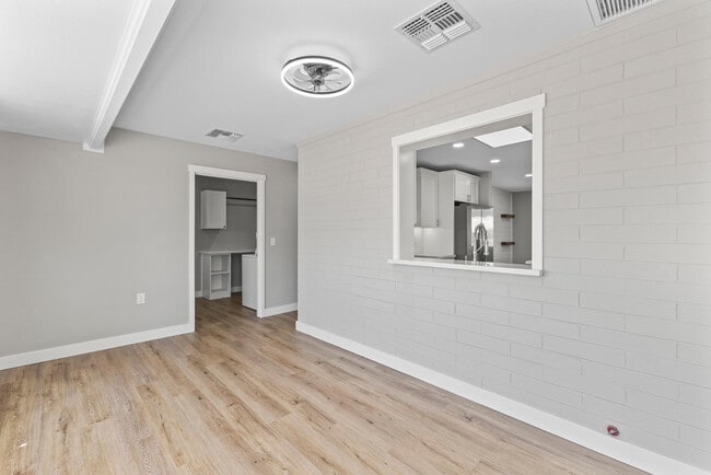 Building Photo - 10423 W Monterosa Dr