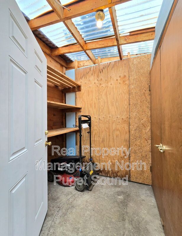 Building Photo - 710 Beach Ave