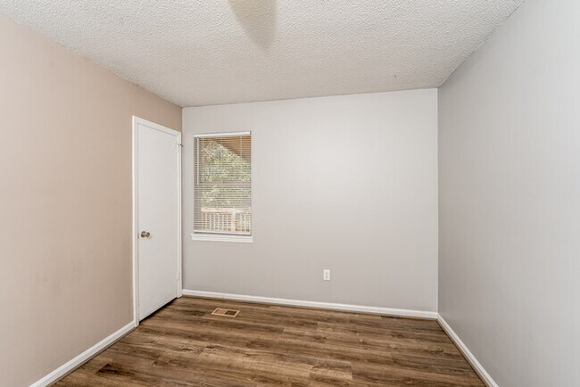 Building Photo - Welcome Home!
