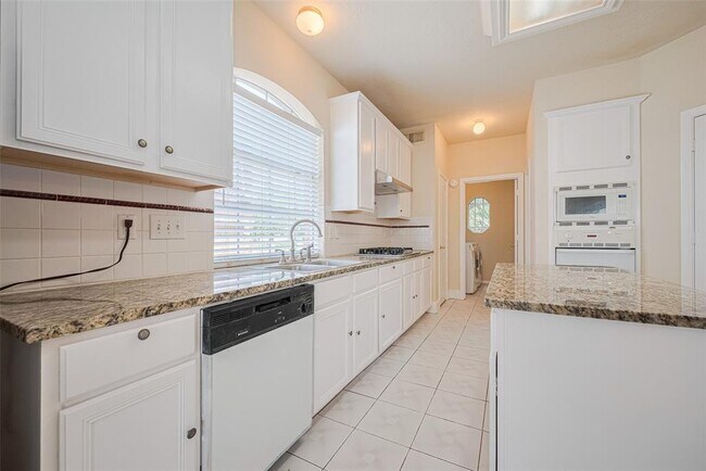 Building Photo - 14203 Torrey Village Dr