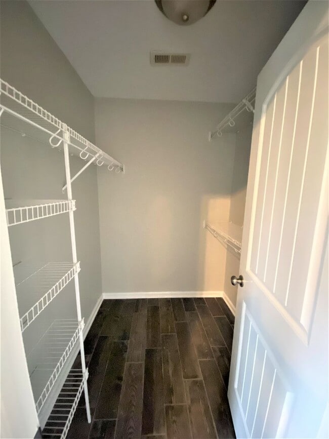 Building Photo - 4 Bedroom Pet Friendly Home For Rent Over ...