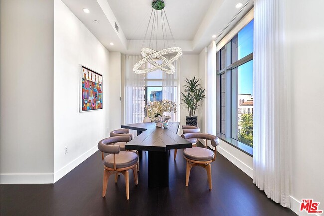 Building Photo - 10776 Wilshire Blvd