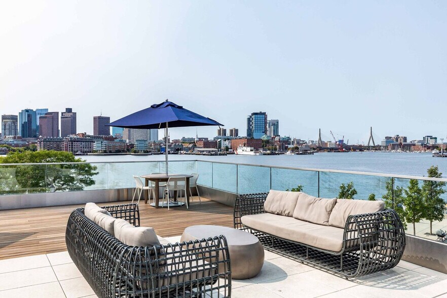 Building Photo - 10 New St