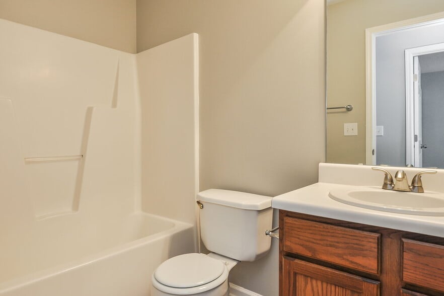 Building Photo - 5008 Cupine Ct