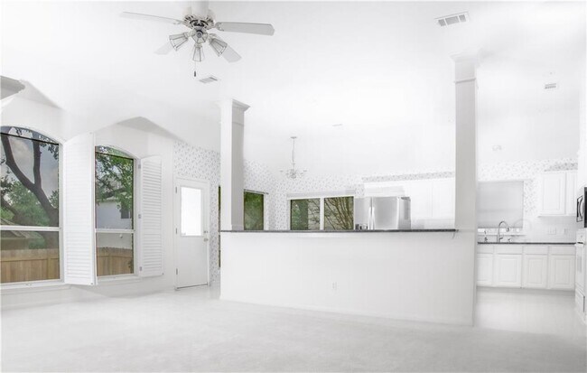 Building Photo - 7764 Yaupon Dr