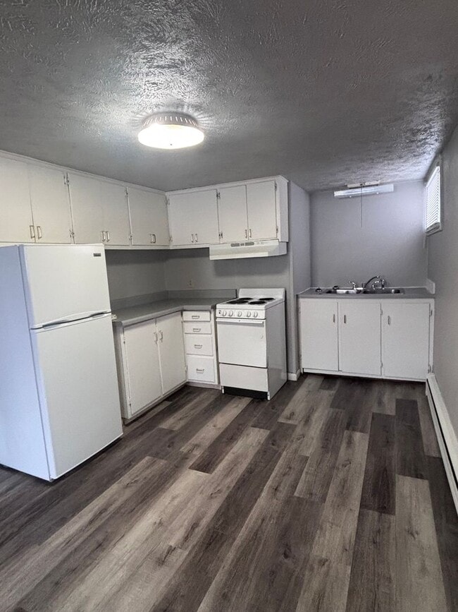 Building Photo - 108 11th Ave SE