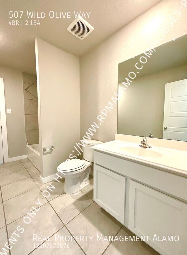 Building Photo - 507 Wild Olive Wy