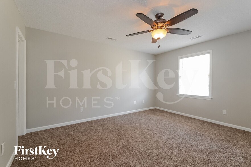 Building Photo - 1049 Independence Ct