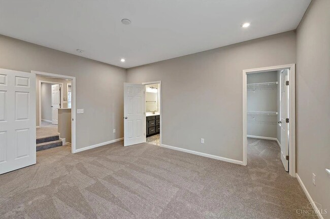 Building Photo - Trendy Newer-Build 3BR Craftsman with Loft, Patio & Attached Garage in Cincinnati