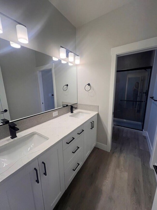 Building Photo - Newer Construction 3 Bedroom + Bonus Room ...