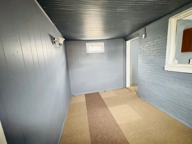 Building Photo - Comfort Meets Convenience: Beautiful 5-Bedroom Single-Family Home Family-Friendly