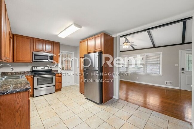 Building Photo - JUST REDUCED! RENOVATED 3/1 IN Forest Park...