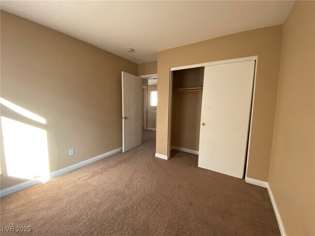 Building Photo - 4532 English Lavender Ave