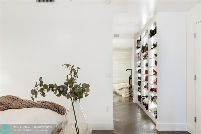 Building Photo - 2200 N Ocean Blvd