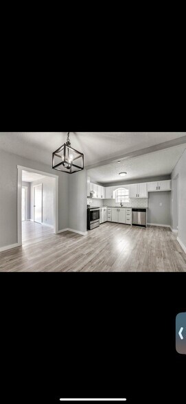 Building Photo - 1209 NE 42nd St