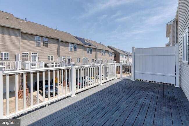 Building Photo - 1503 Martock Ln
