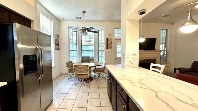 Building Photo - 6918 Springcrest Ct