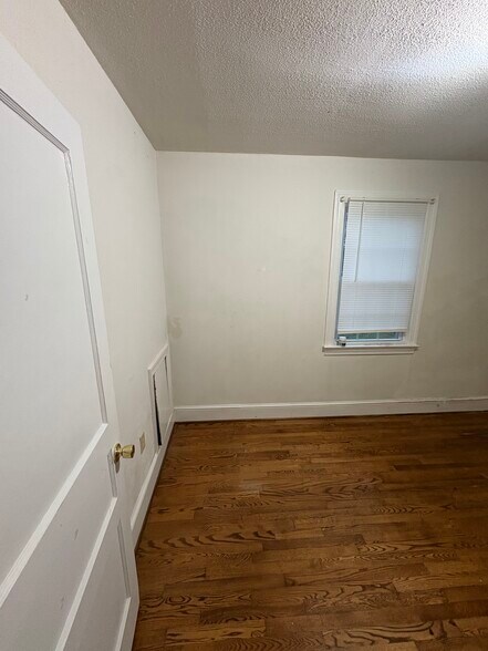 Building Photo - 1837 Oakland St