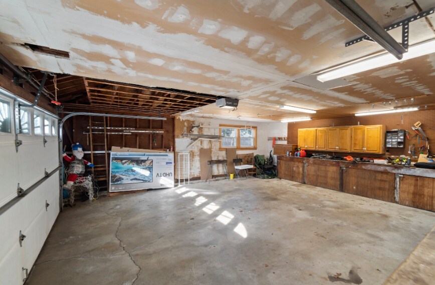 Building Photo - 101 W Plain St