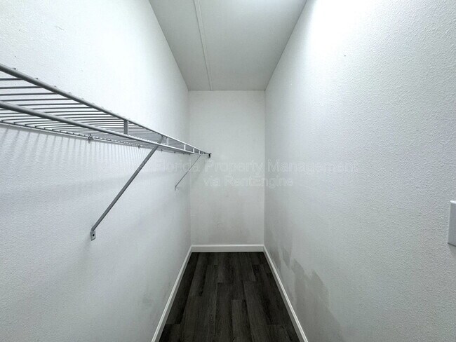 Building Photo - 1504 W 18th St