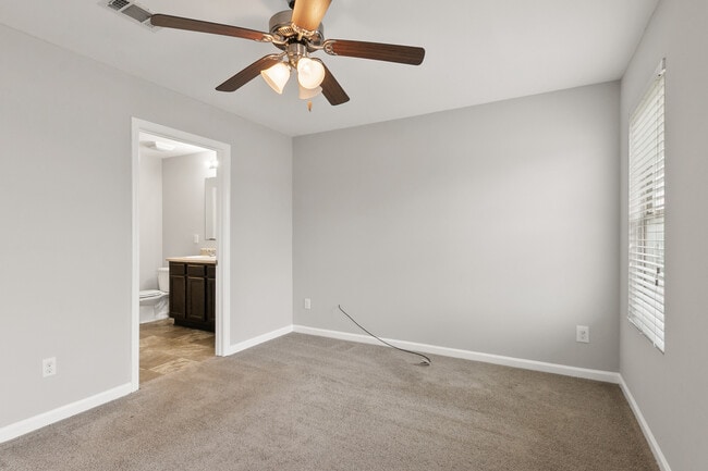 Building Photo - 16411 Waterbury Ln